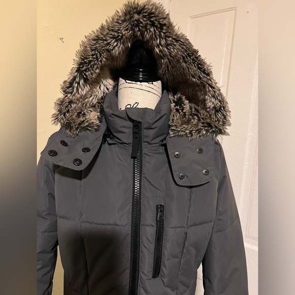 HALITECH Gray Puffer Coat with Faux Fur Hood and Slim Fit - Picture 2 of 12